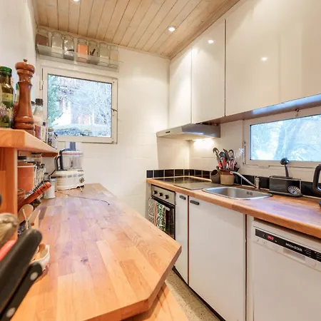 Taipan Apartment