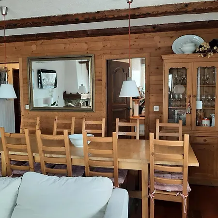 Taipan Apartment *